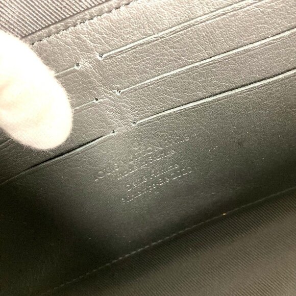 LOUIS VUITTON Black Monogram Leather Pouch - Picture 16 of 16